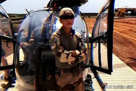 单手压M264，上战场开直播，半只狐狸什么来头敢这么硬核？图片