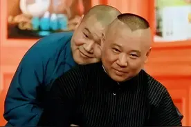 岳云鹏对德云社有多忠心，愿意签100年合同，这辈子跟定郭德纲图片