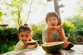 回顾 孙女长相酷似邻居，公公怀疑儿媳3年，亲子鉴定后全家人懵了图片