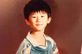 放倒、上铐、搜身、带离，一套动作行云流水……幼儿园老师当刑警，啥样？图片