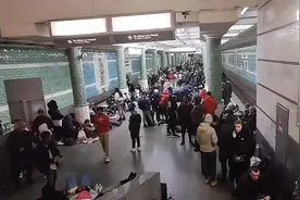 乌克兰地铁站，深度105米，基建设施派上大用场了图片