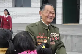 兵王张英才：24岁立9次特等功，全军仅一人，三子女皆是军中翘楚图片