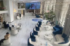 电商女主播奔溃！花数万元在南宁一机构隆鼻，鼻尖却出现凹坑图片