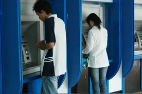 自助存取款机可以跨行存钱吗？图片