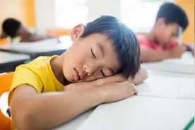 一位母亲的醒悟：自从我不再管孩子，孩子反而越来越优秀图片