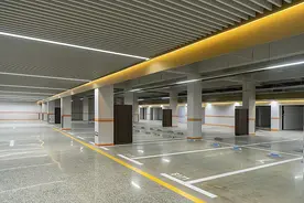 网民：我的车位想卖谁就卖谁 成都不动产中心：只能卖给本小区业主图片