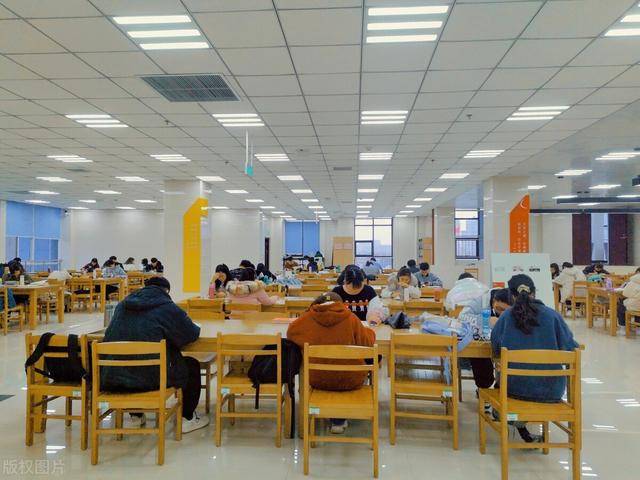 考研初试复试什么意思(研究生考试复试是什么)