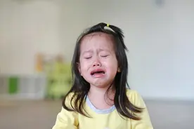 孩子上幼儿园哭的撕心裂肺，快学学这3个“止哭大法”，有用！图片