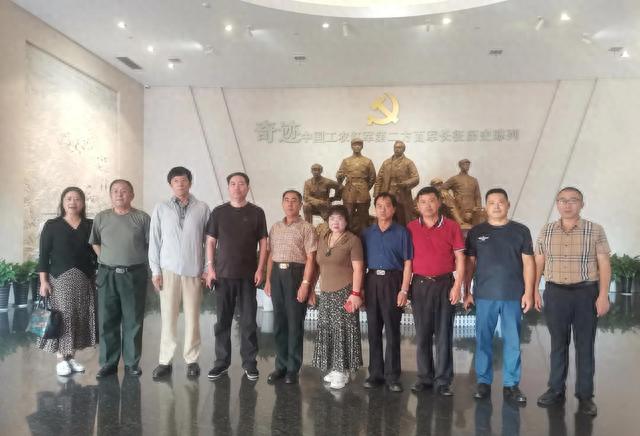 刘金享一行到中国工农红军第二方面军长征出发地纪念馆参观学习