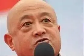 3位臭名远扬的相声演员，有的连认5个干爹，有的竟当众羞辱警察图片