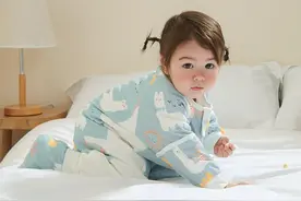 宝宝九个月的四个表现图片