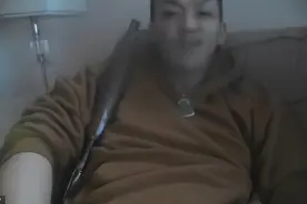 华人男子直播大战FBI！挟持怀孕女友当肉盾，当场殒命！图片