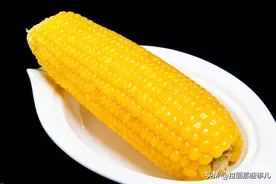 买玉米，“黄色的”和“白色的”有啥区别？了解清楚，我选白玉米图片