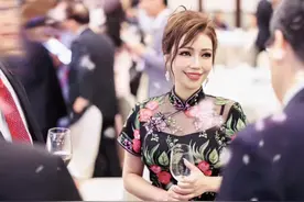 又一央视知名主持人辞职！染满头金发赴国外求学，化欧美妆大变样图片