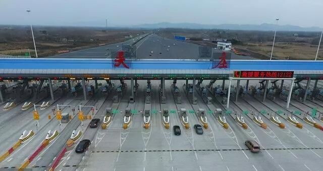 合宁高速公路老吴庄收费站建于1991年.素有"安徽东大门"之称.