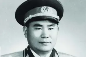 志愿军首批入朝的18个师长，在1955年都被授予什么军衔图片