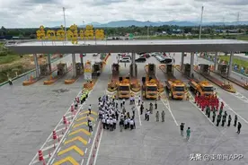 柬埔寨首条高速——金港高速今日起收费，单程最低12美元图片