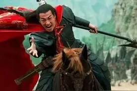 古代那些将军，为何都喜欢穿披风，真的只是为了耍帅吗？图片