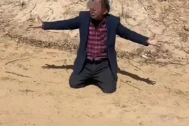 昔日治沙英雄跪地求水，煤矿的做法让所有人都心寒了图片