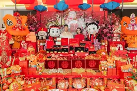 何猷君百亿前女友再婚，八对龙凤镯过大礼，金饰堆积如山超奢华图片