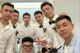 赵继伟率伴郎团接亲!给新娘献花被问:有钱还是有卡?纪委:有我的爱图片