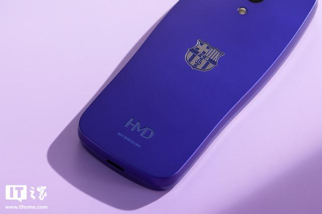 HMD 3210巴萨版功能机图赏：梦回1999，内置Deepseek AI助手