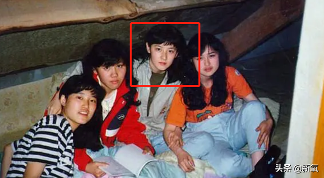 为骂人学腹语，同时交往富商与男神，清纯的b面是疯批？