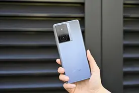 iQOO Z7首发上手体验，120W快充下放千元机，充电就是快图片
