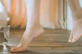 每天坚持“踮脚尖”15分钟，一段时间后，或能帮你搞定这4大烦恼图片