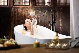 为什么情侣不能一起洗澡？图片
