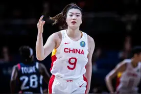 中国女篮为国争光，但工资太低！韩旭月薪仅9千，李梦不过50万图片