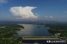 安徽宣城：在一层阳台搭建雨棚，遭城管局强拆？法院：程序违法图片