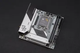 冷酷小钢炮！七彩虹CVN B760I FROZEN WIFI登陆舰测评图片