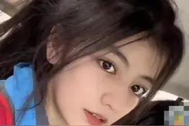 新疆女高中生走红：梳高马尾五官精致，网友：别让导演看见！图片