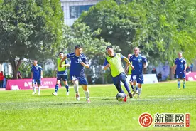 乌鲁木齐市水磨沟区群众足球赛开赛 9月2日结束，市民可免费观赛图片