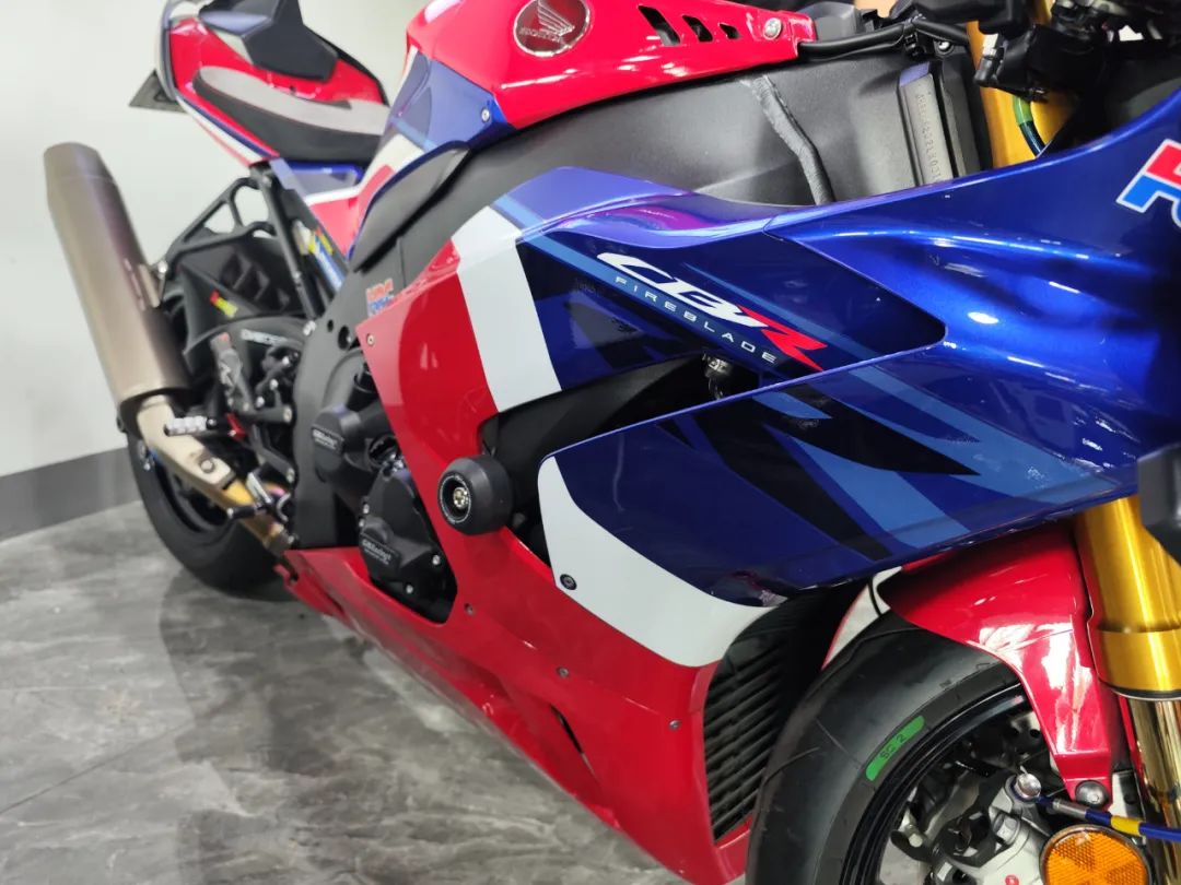 HONDA CBR1000RR-R SP 实车鉴赏，本田最强市售赛车！4519|小老婆汽機車資訊網