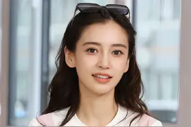 有种“整容”叫黄晓明离婚，前妻杨颖变化不大，他却像换个人图片