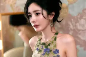 杨幂身材太好啦，颜值天花板，前凸后翘大长腿，谁看了不心动？图片