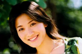著名演员潘雨辰：与侯勇离婚后，染霜的玫瑰带泪开图片