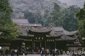 四川峨眉山：中国四大佛教名山之一，光寺庙就约有26座图片