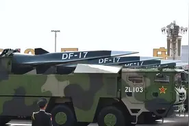 东风17博得外媒关注，堪称解放军新门面，直捣敌军的要害图片