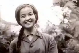 女兵时期的刘晓庆：英俊帅气，神采奕奕！气场足得像个“大姐大”图片
