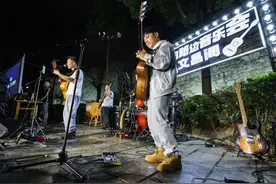 贵阳X正安弹起！本周五文昌阁“吉他之夜”邀你弹起吉他唱起歌图片