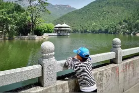 携老带少闲游泰山西溪白龙池、黑龙潭、天绅泉图片
