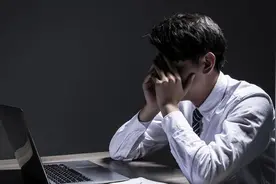 情感自述：高速封路后，我和36岁乡村女人产生了情愫图片