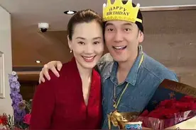 林依轮长子大学毕业，和外国女友亲密合照，是名校学霸还自创品牌图片