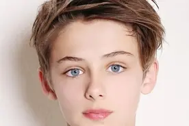 曾经的超帅美少年脸变形了，有点像三梦奇缘图片