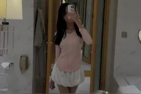 上海“空姐事件”冲上热搜，一分钟视频引争议，为了火无底线图片