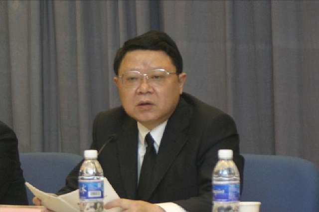 “黑社会保护伞”文强：纵横官场，霸占警花10年，和12位女星有染