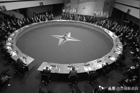 当年美国想把全套武器装备白送给我们，但我们拒绝了，条件太苛刻图片